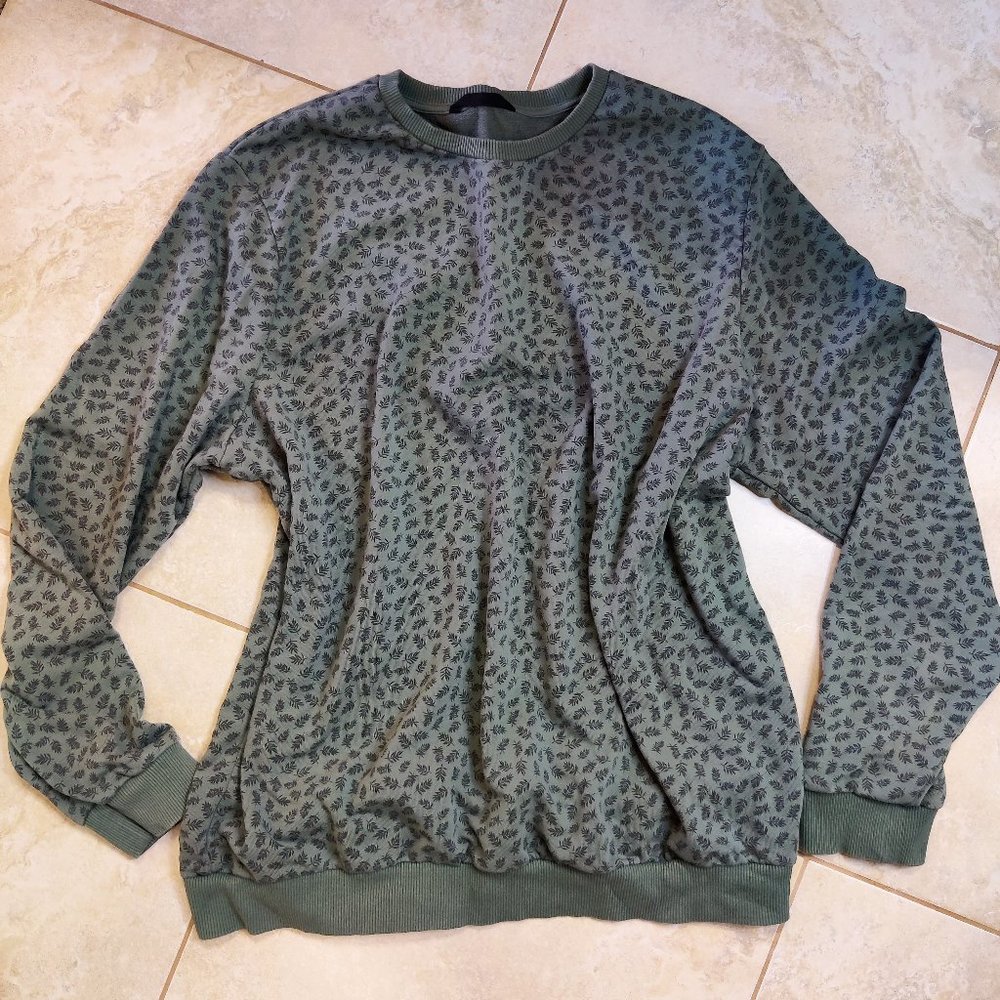 💎✨ Forest Green Leafy Print Sweatshirt - Picture 2 of 5